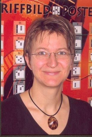 Susanne Krippner ~ Gitarre*Mandoline – Musikschule Geretsried e.V.